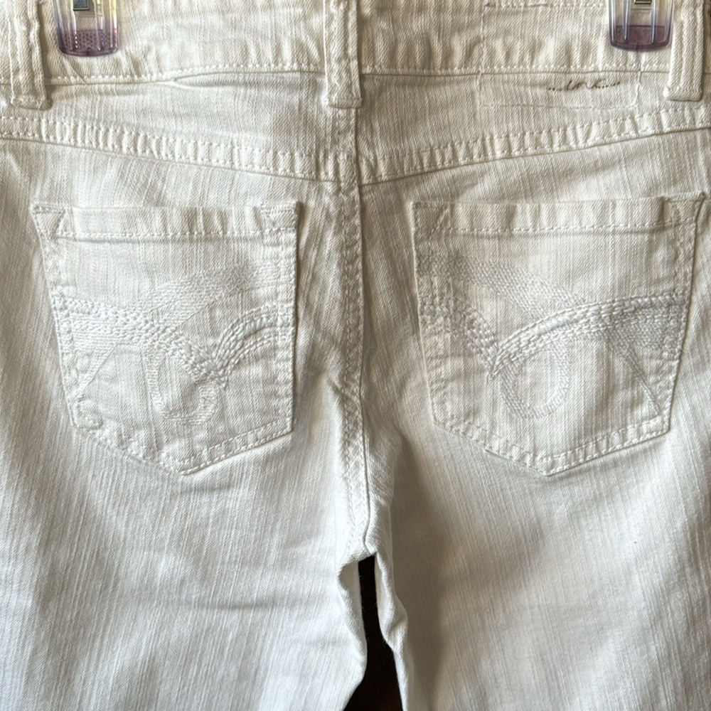 Inc. white denim cut off capri shirts Size 2, 99% cotton, 1% spandex, like new.
